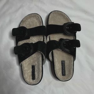 Vince Black Glyn Genuine Shearling Lined Sandal